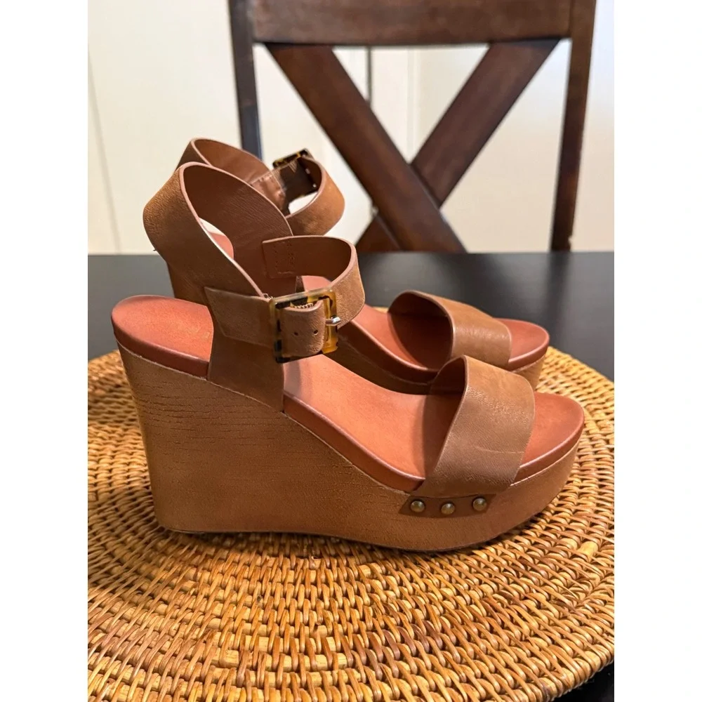 MIA Senna Tan Platform Wedge Sandals Wood Look Ankle Strap Studded ‎ Womens 7